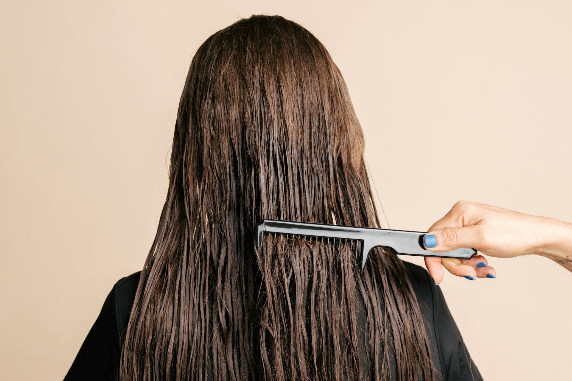 How to Get Naturally Shiny Hair